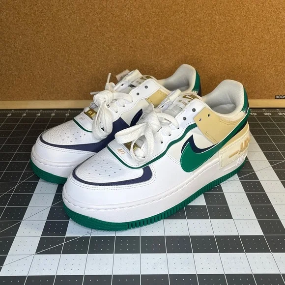 Nike Af1 shadow brand new
White/Malachite/Sesame/Midnight Navy
NWOT - Picture 2 of 13